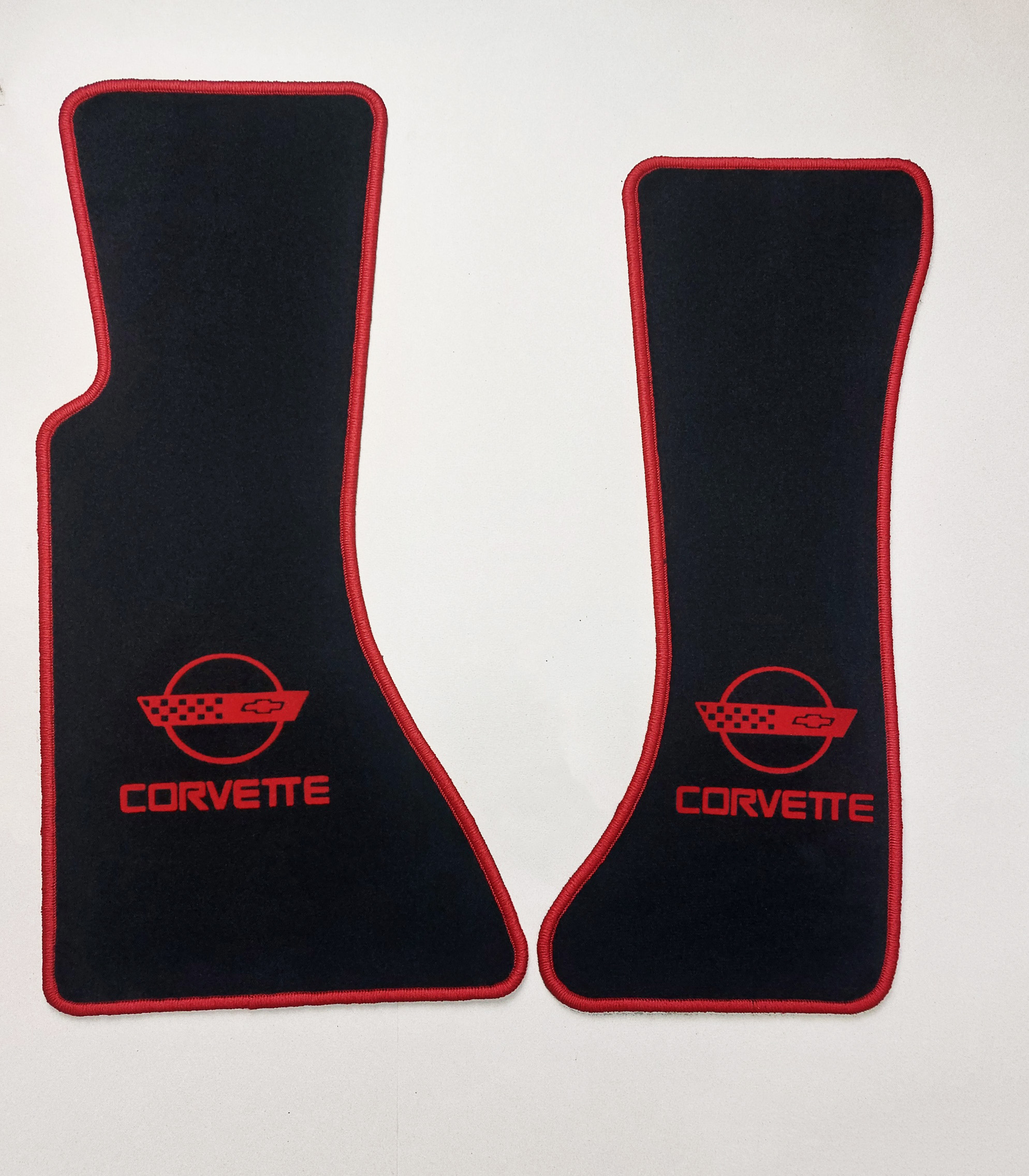 Velours Fußmatten mit Druck Corvette-Logo rot für Chevrolet Corvette C4 1983-1996