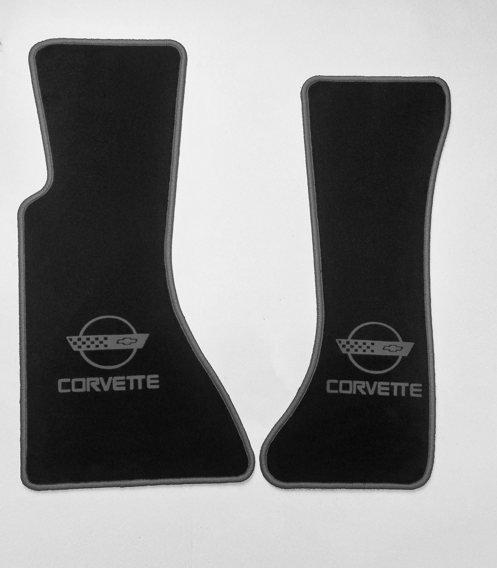 Velours Fußmatten mit Druck Corvette-Logo dunkelgrau für Chevrolet Corvette C4 1983-1996