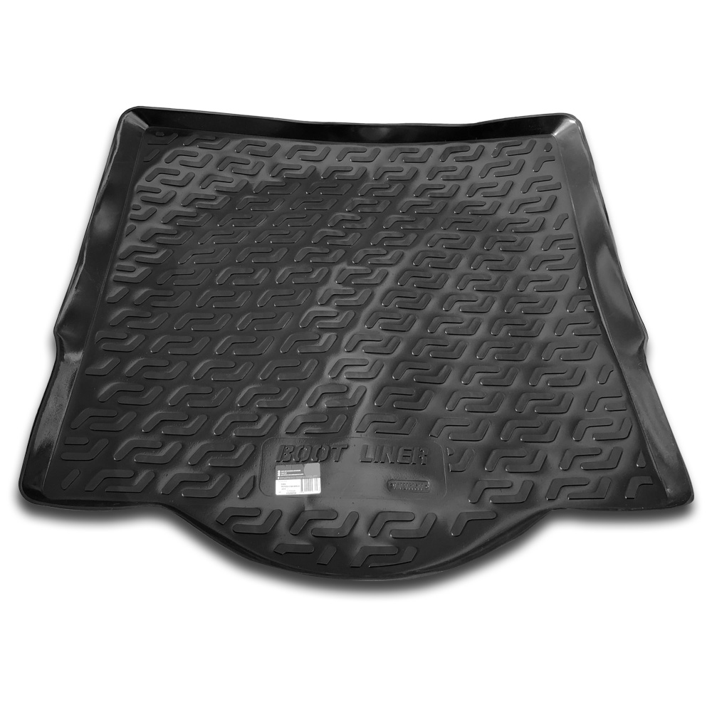 Frontaufnahme einer Kofferraumwanne für Ford Mondeo V ab 2014.